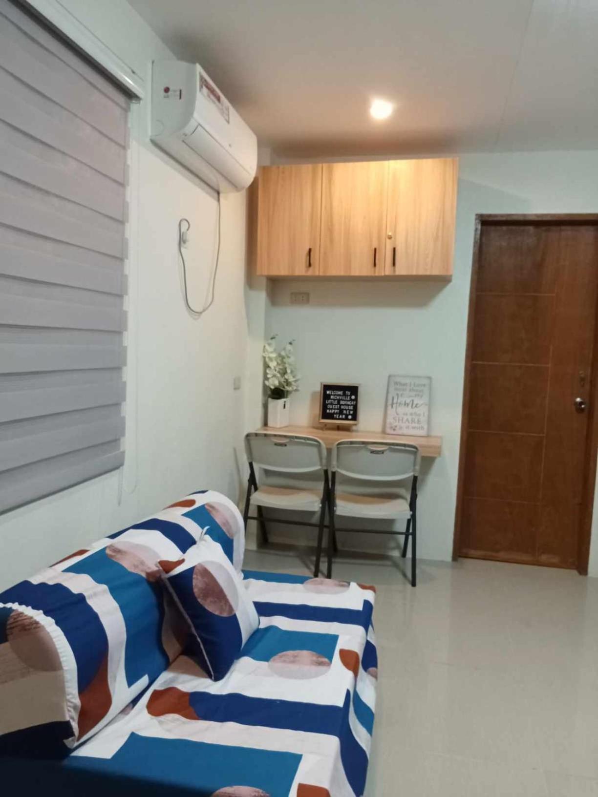 Richville Little Boracay Guest House Calatagan Buitenkant foto