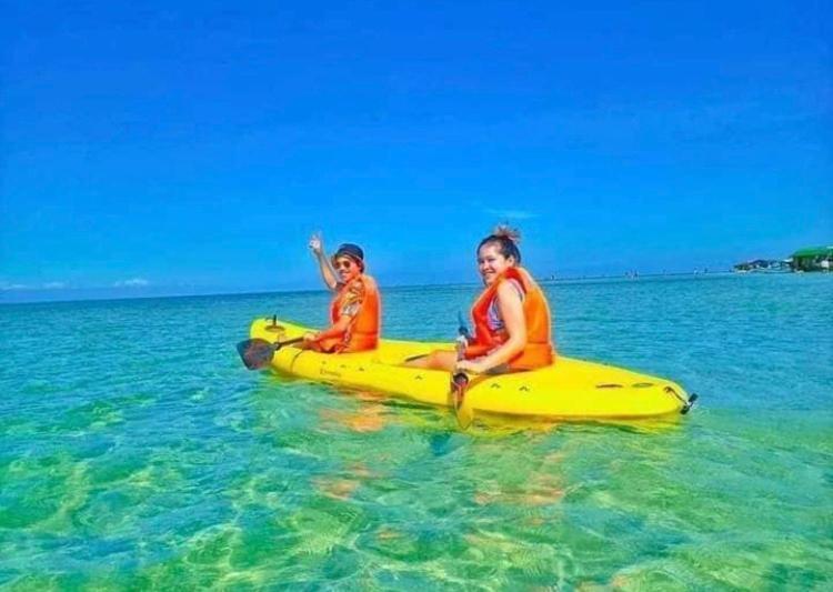 Richville Little Boracay Guest House Calatagan Buitenkant foto