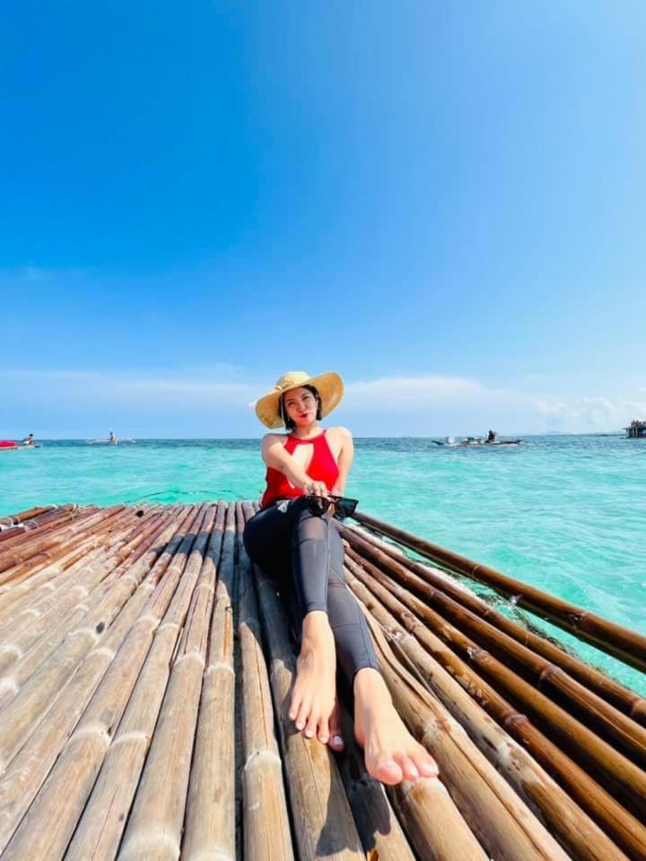 Richville Little Boracay Guest House Calatagan Buitenkant foto