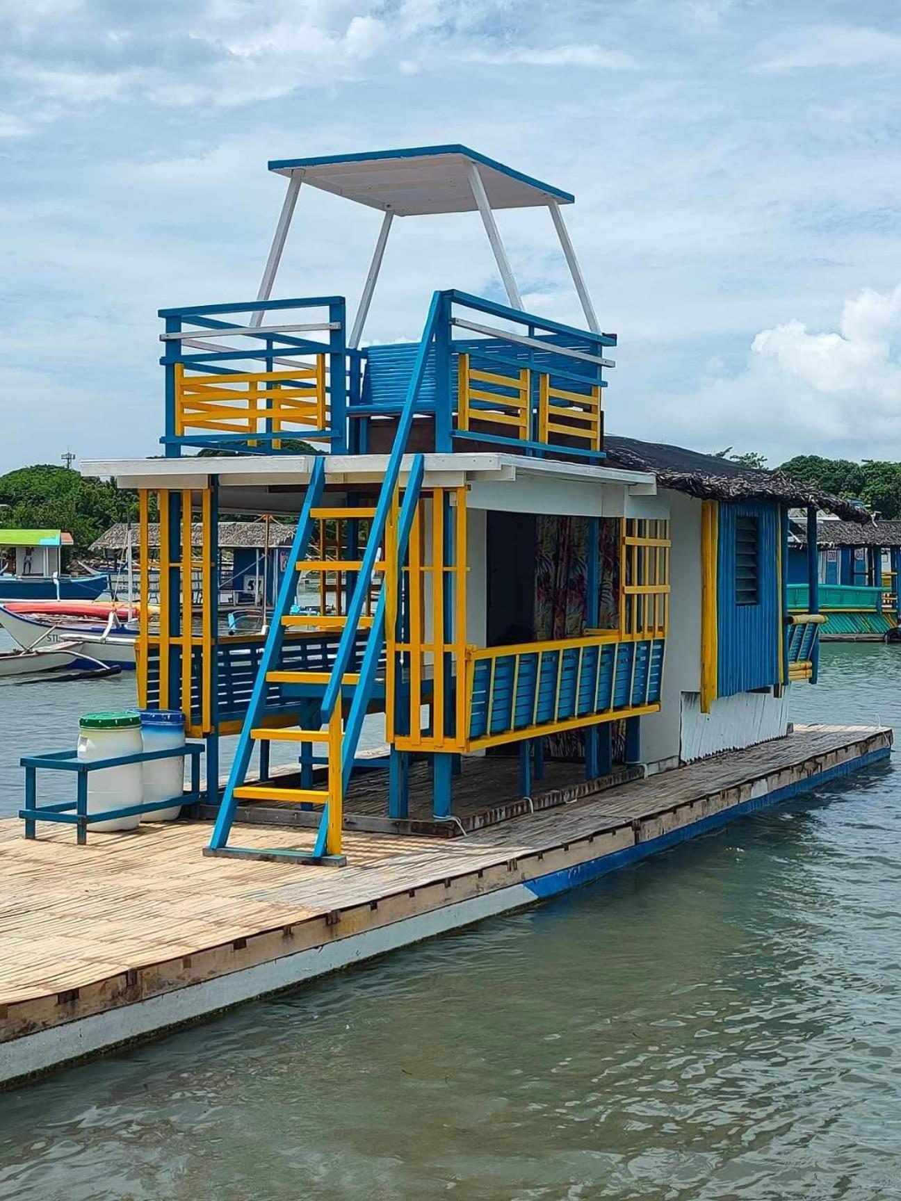 Richville Little Boracay Guest House Calatagan Buitenkant foto