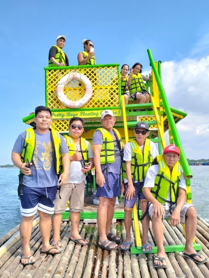 Richville Little Boracay Guest House Calatagan Buitenkant foto