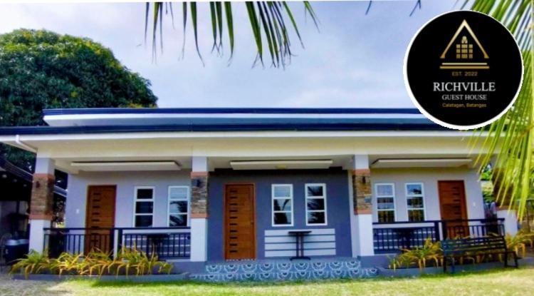 Richville Little Boracay Guest House Calatagan Buitenkant foto