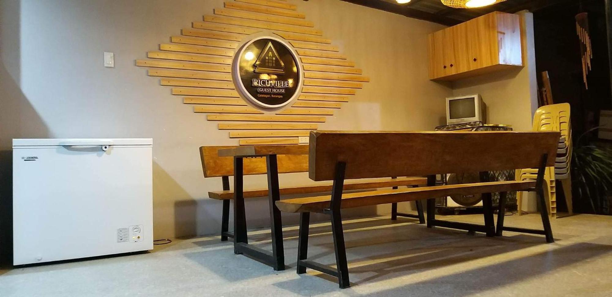 Richville Little Boracay Guest House Calatagan Buitenkant foto