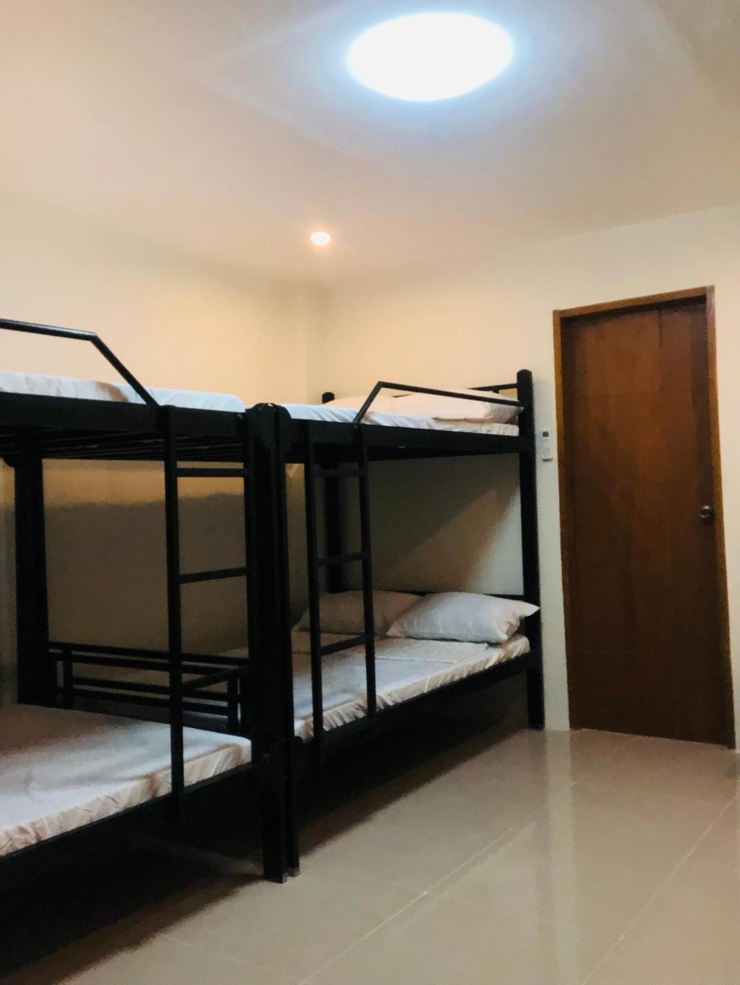 Richville Little Boracay Guest House Calatagan Buitenkant foto