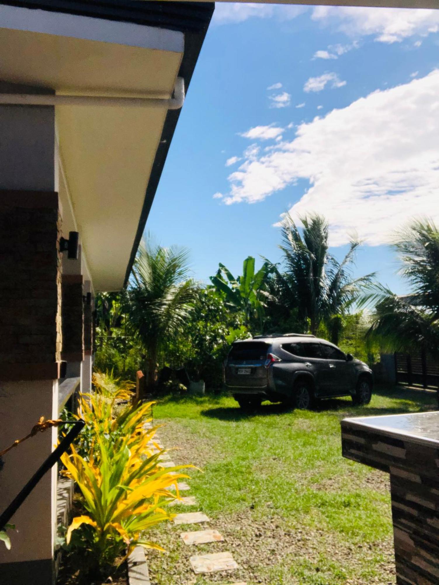 Richville Little Boracay Guest House Calatagan Buitenkant foto